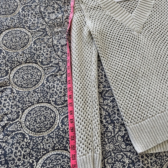 Michael Kors Metallic silver open knit sweater v neck - Picture 9 of 9